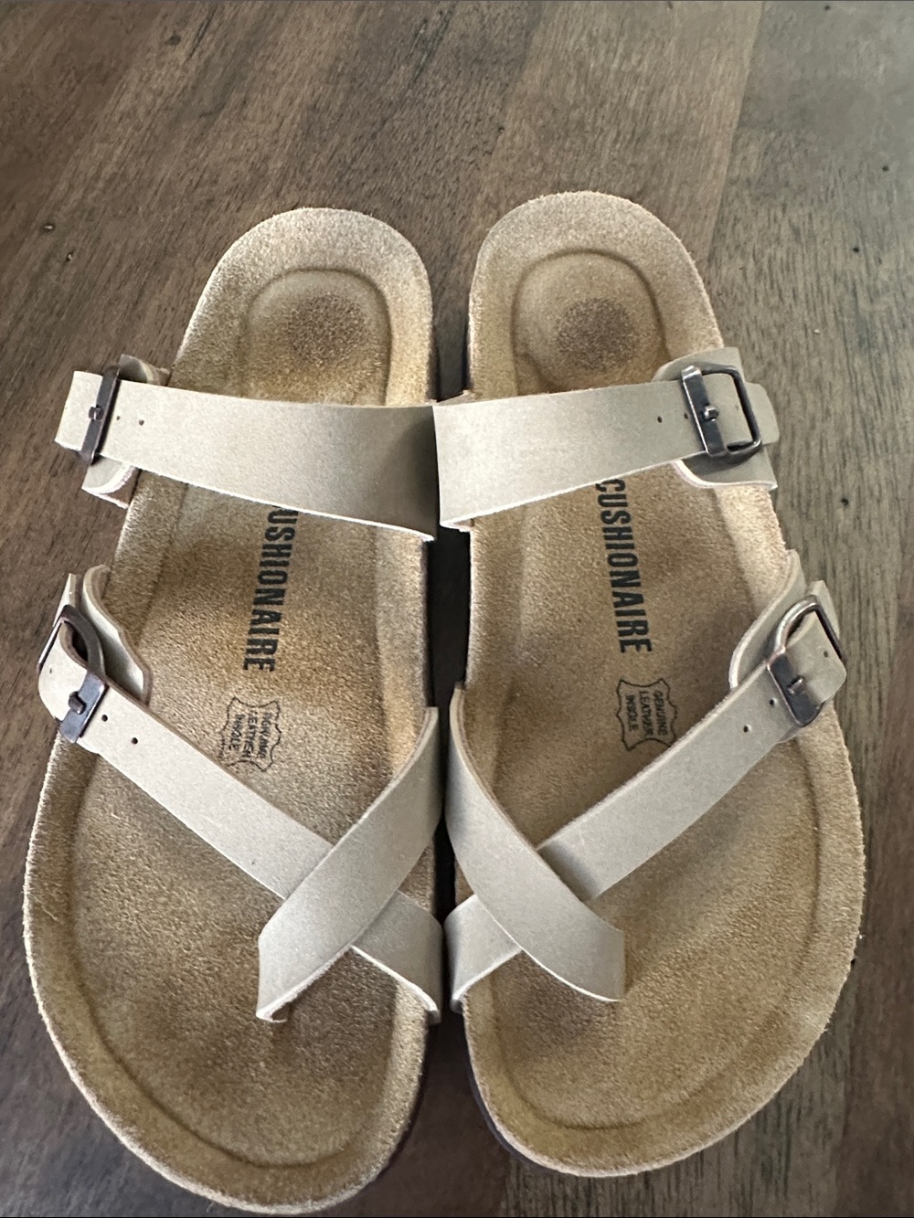 Cushionaire Women’s Beige Double-Buckle Sandals Size 8 - Picture 2 of 4